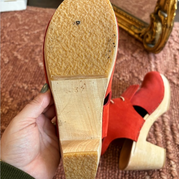 Poppy red Bryr Clogs size 37 - Picture 9 of 13